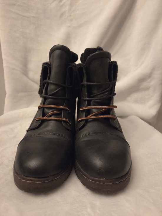 Amazon Shoes - Women’s Black Lace-Up Ankle Boots